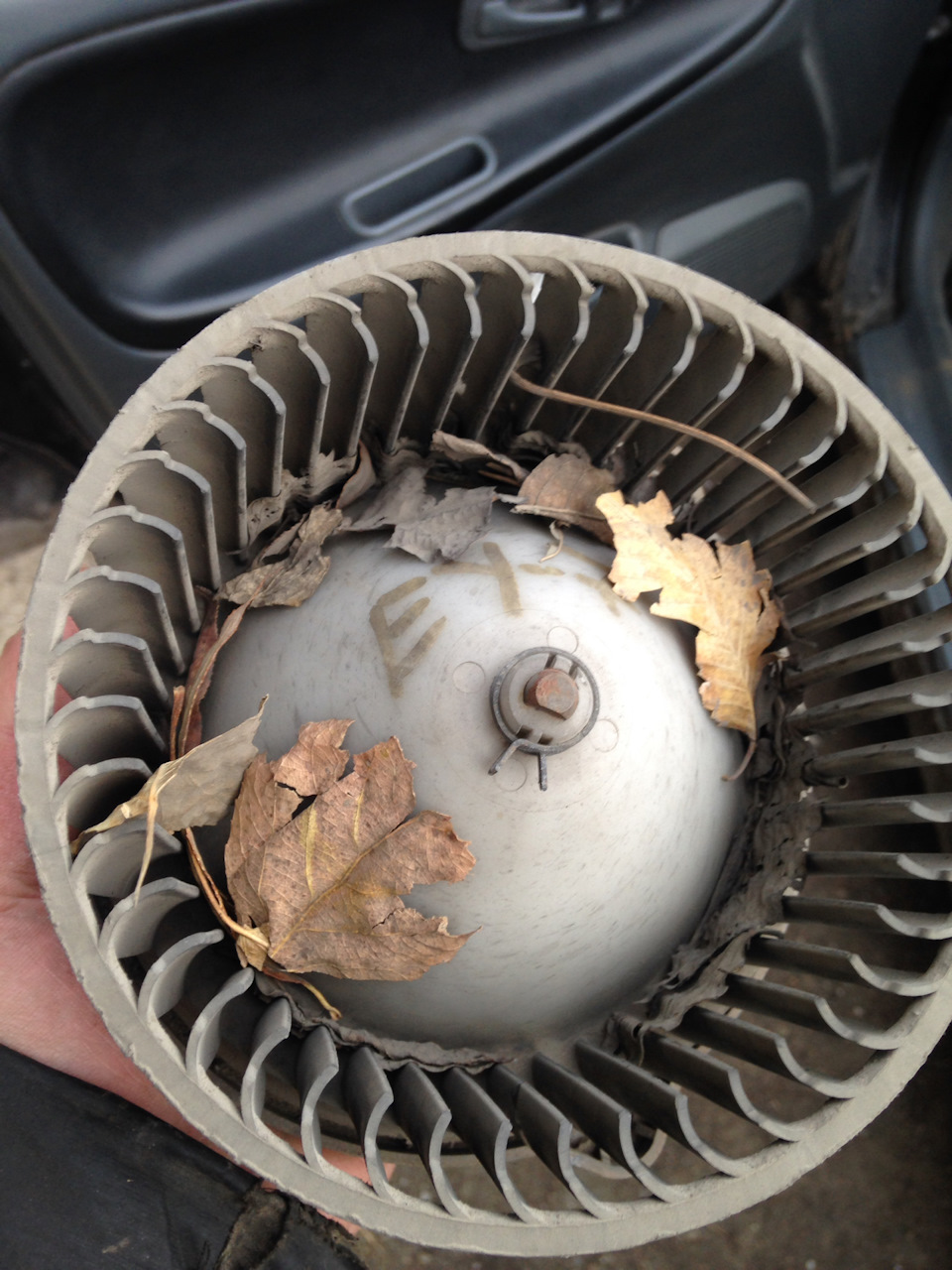 Чистка вентилятора печки — Honda Domani (MA), 1,8 л, 1993 года | своими ...