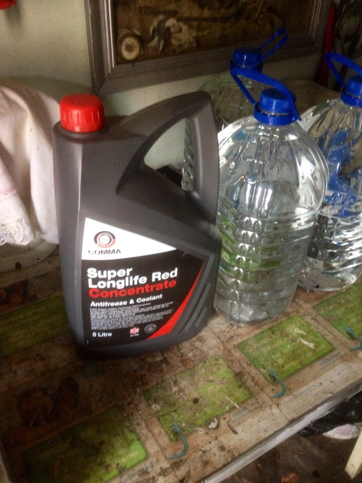 Замена тосола на антифриз — Mercedes-Benz E-class (W210), 2 л, 2001 ...