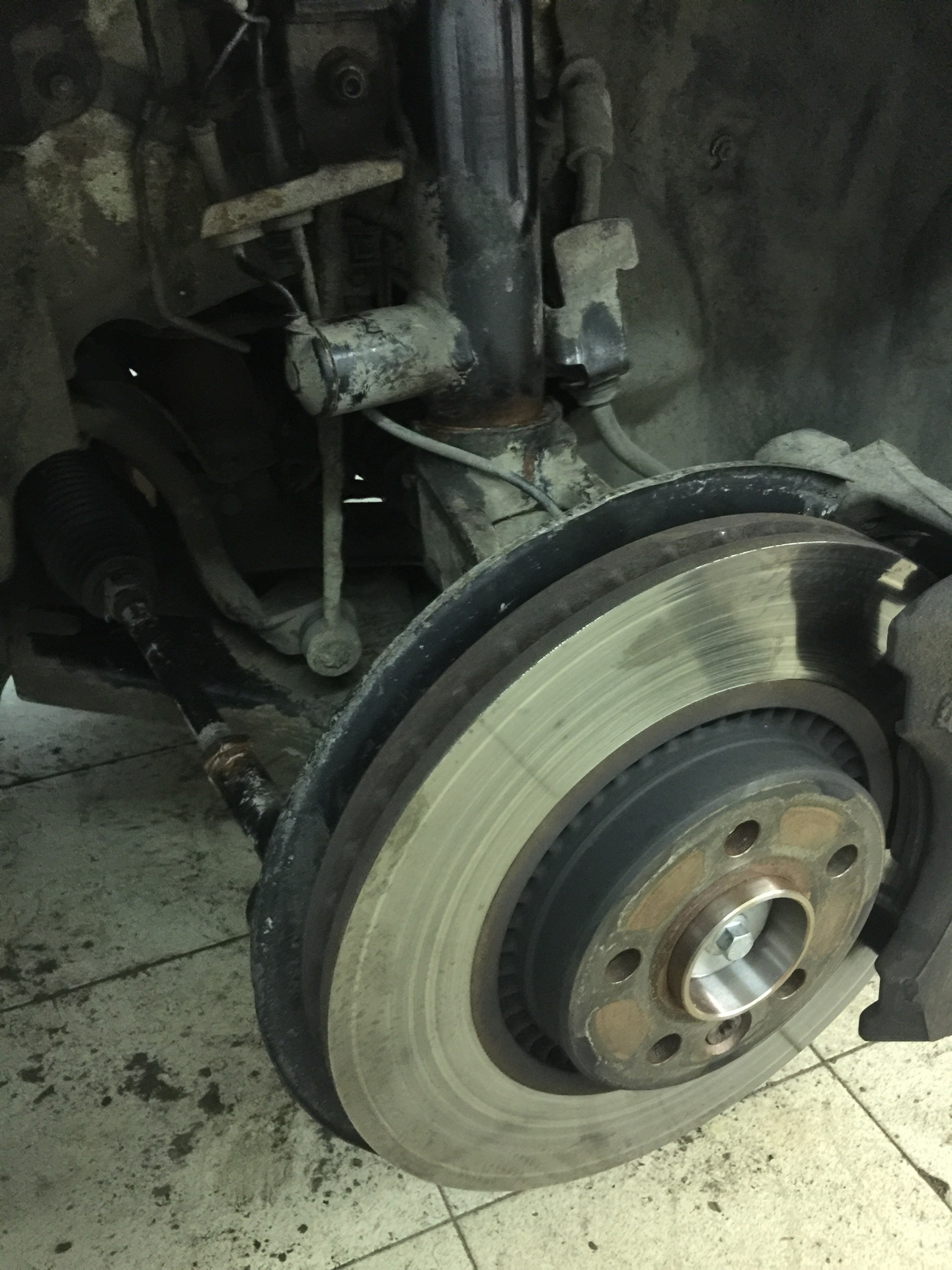 Что будет если поставить «неправильные» тормозные диски — Volvo S80 (2G ...