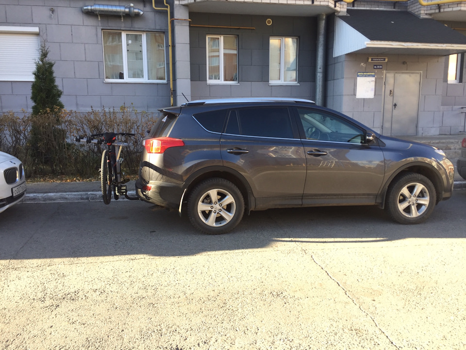 Фото в бортжурнале Toyota RAV4 (IV)