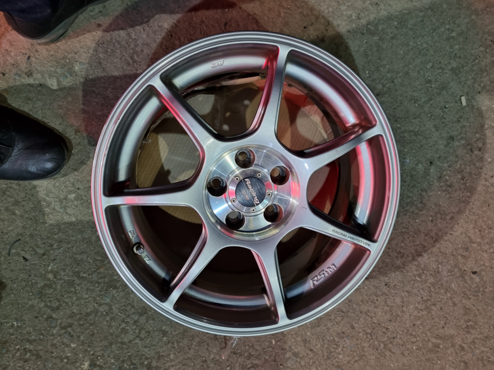 Литые диски Enkei 7Jx16 5x100 на Volkswagen Polo Sedan. Б/у | 39 000 ...