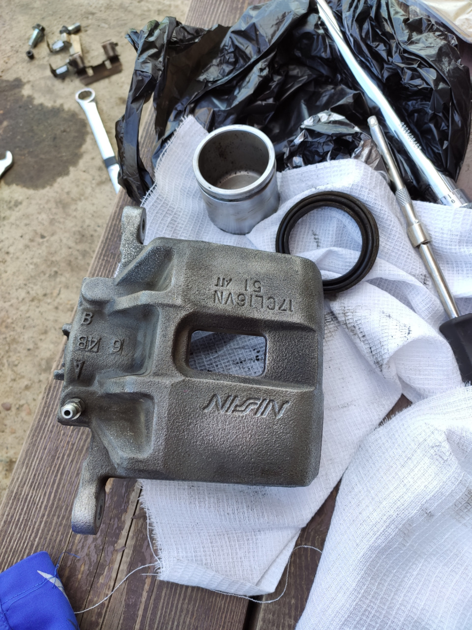 Фото в бортжурнале Honda Accord (7G). Запчасти на фото: 17CL16VN