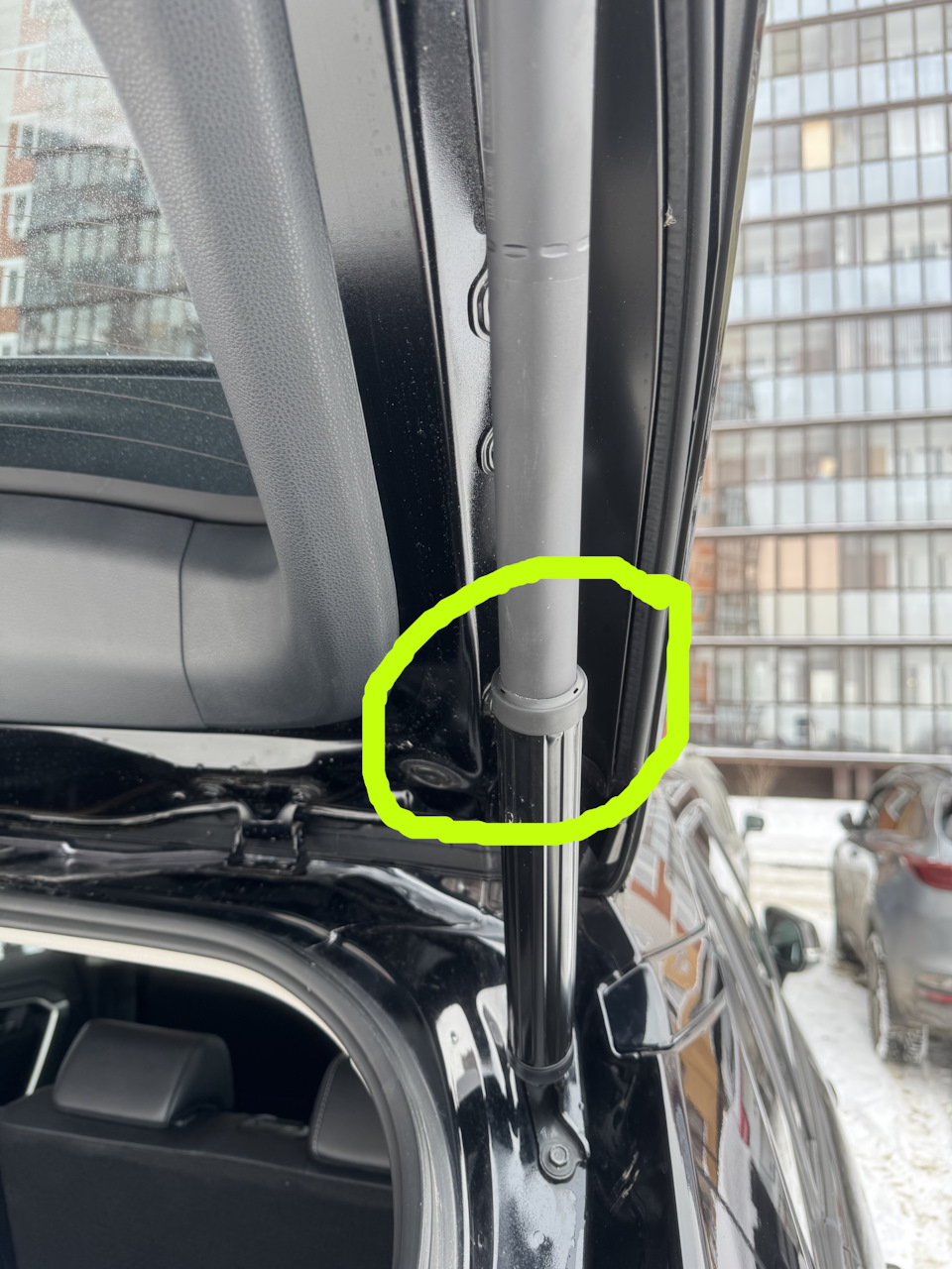 Привод открывания-закрывания двери багажника — Toyota RAV4 (5G), 2 л ...