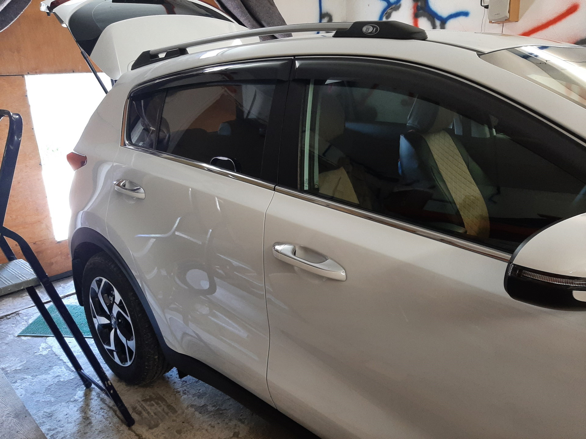 Установка рейлингов фирмы АПС — KIA Sportage (4G), 2 л, 2021 года ...