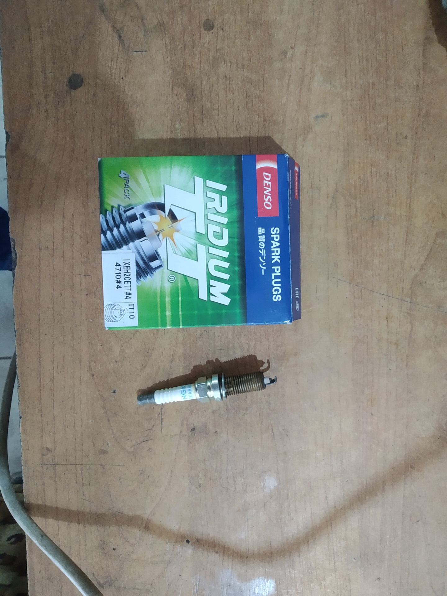 Замена свечей зажигания — Nissan Juke (1G), 1,6 л, 2015 года | плановое ...