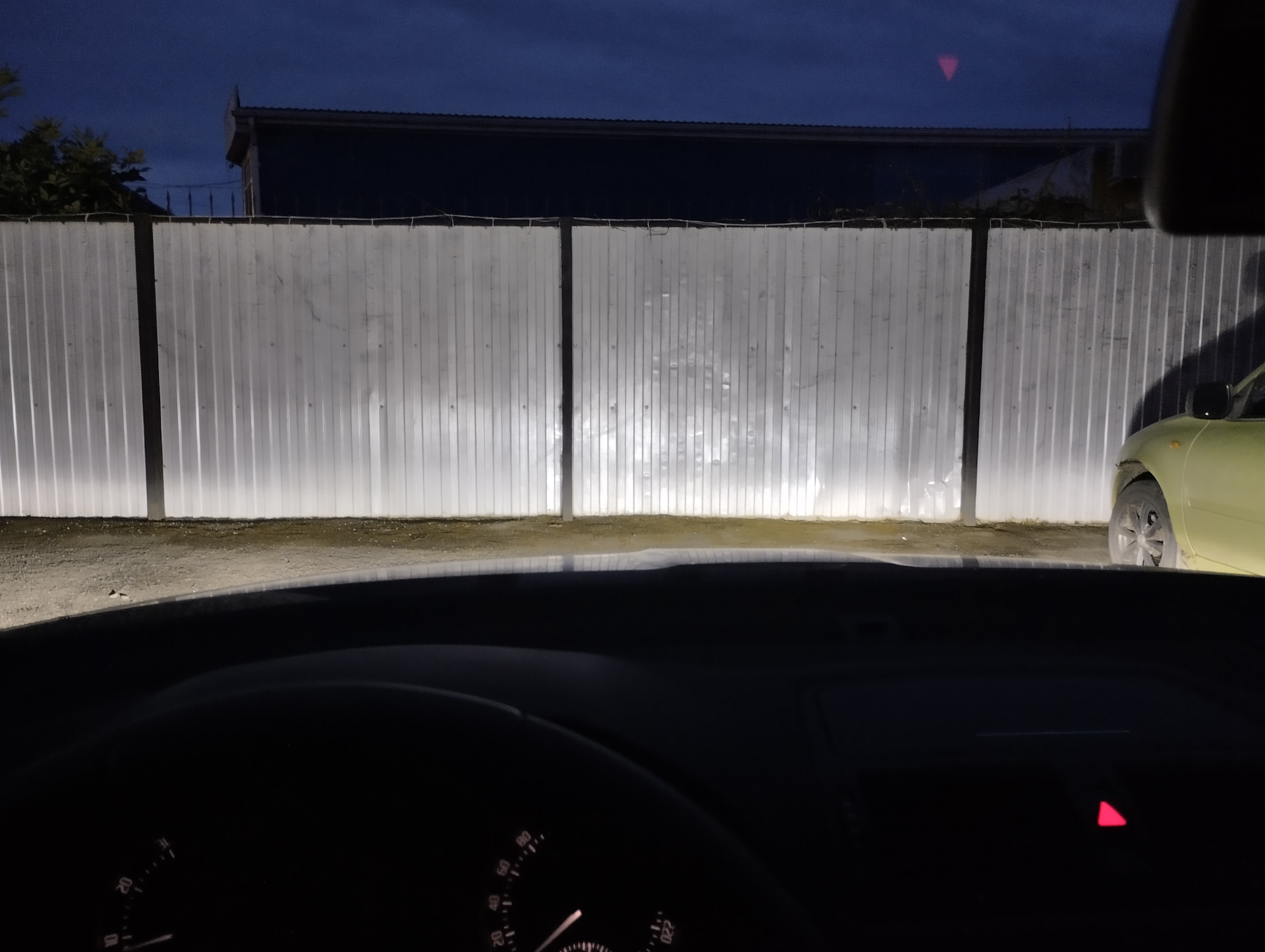 Казус на АЗС / замена ламп. — Skoda Octavia A5 Mk2, 1,8 л, 2012 года ...