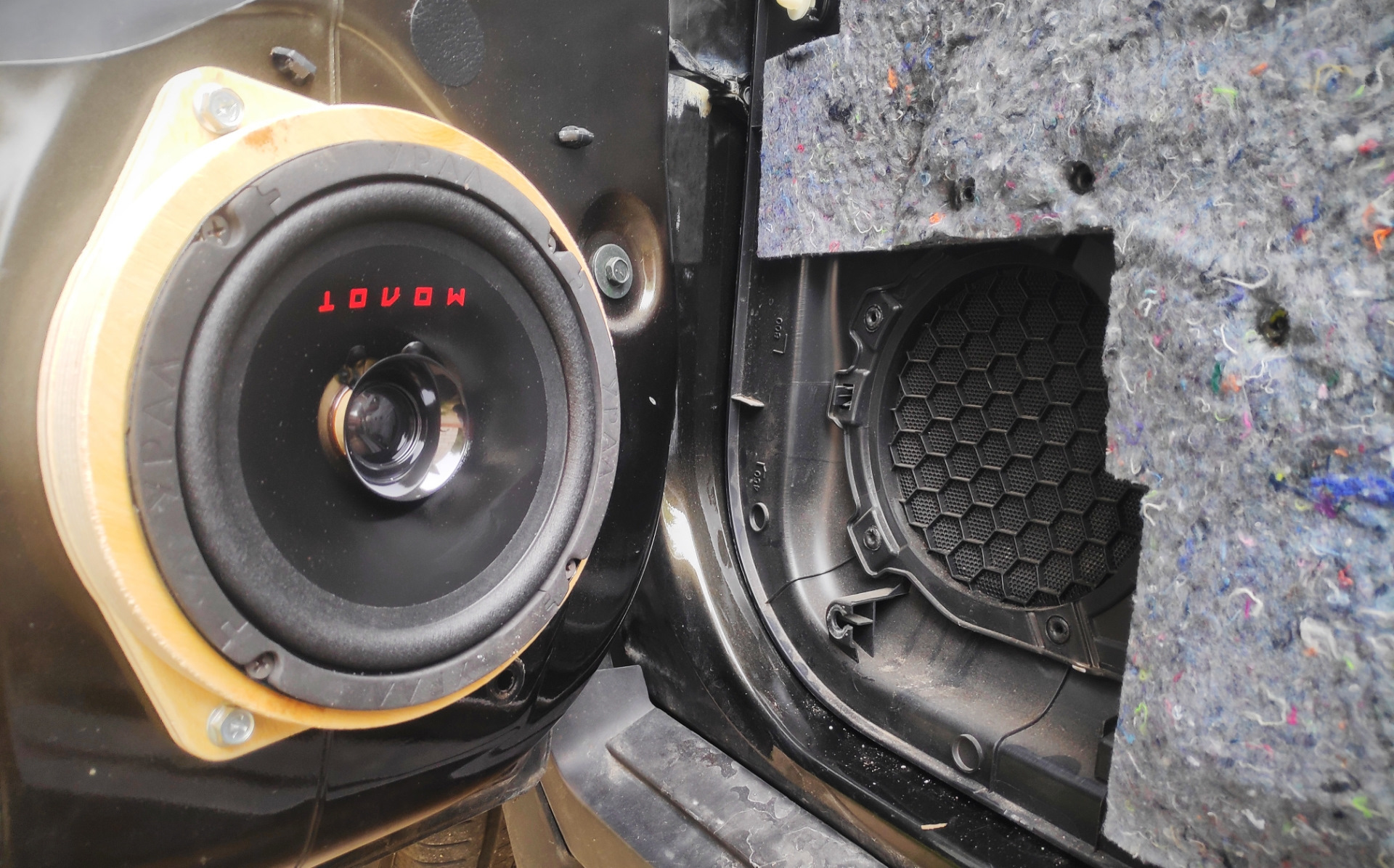 Динамик omax +колонки. Колонки автомобильные разбор. Прочистка динамика звуком. Как исправить колонку. Кевларовые диффузоры для динамиков техникс 590.