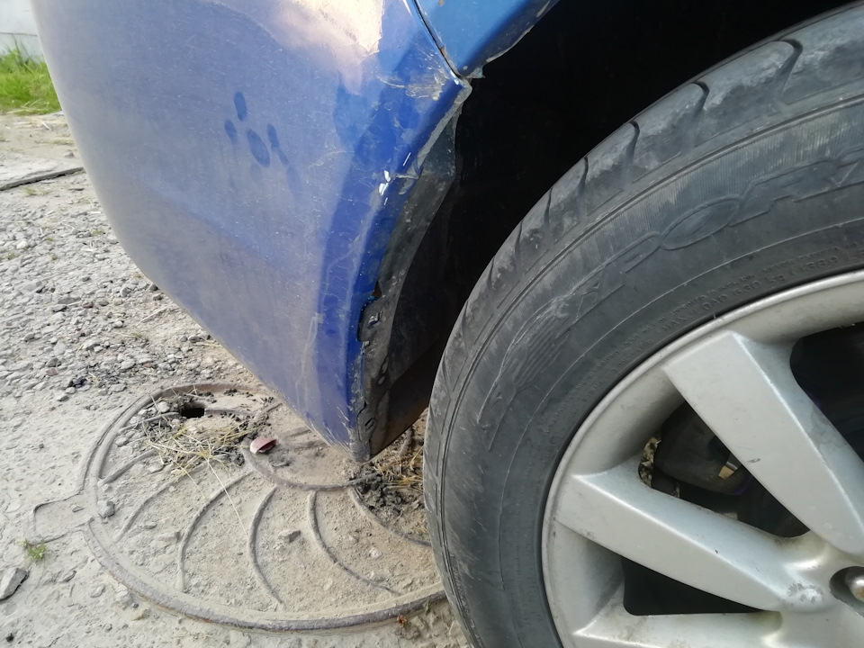 Без брызговика — Mitsubishi Lancer X