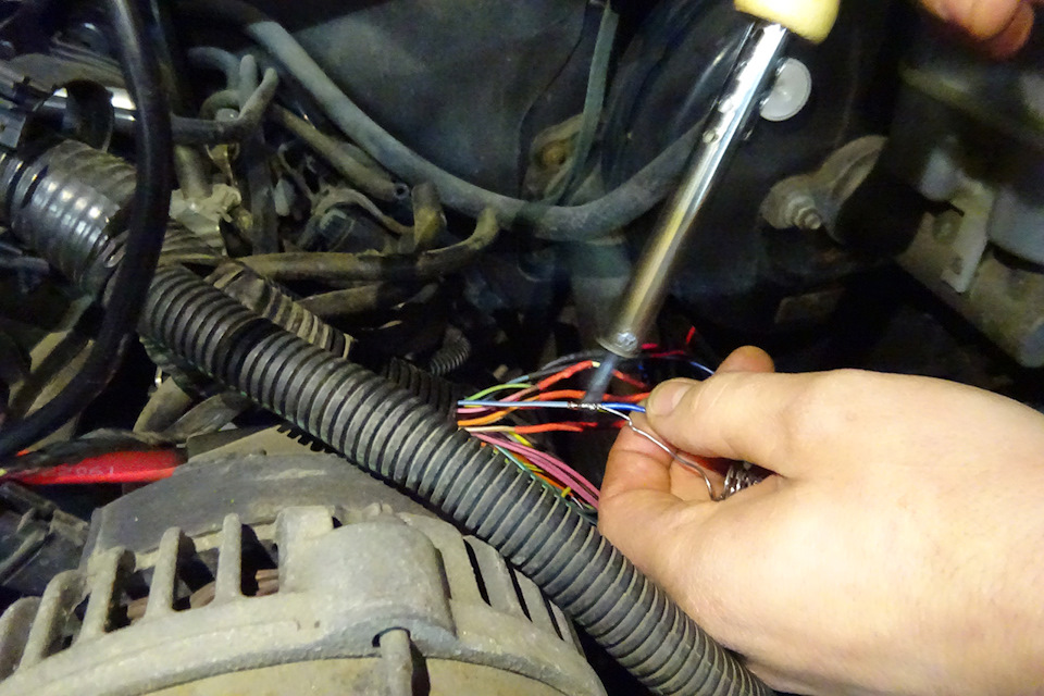 Демонтаж ГБО Шевроле Тахо. Правильное удаление газового обурудования ...