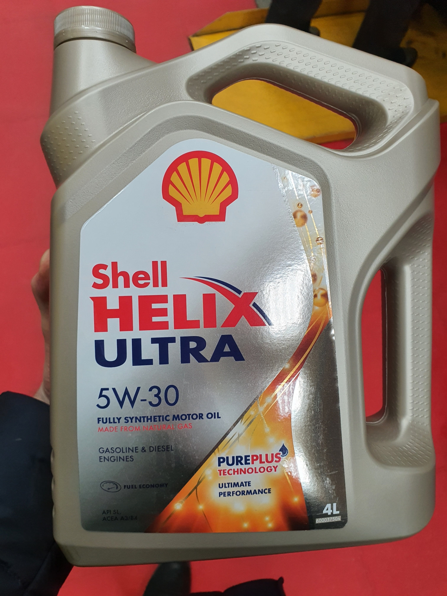 N масла. Shell 0w40. Шелл Хеликс 0w40. Шелл ультра 0w40. Shell Helix Ultra 0w-40 4л.