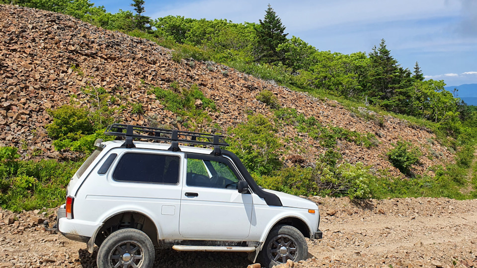 Lada 4x4 3D беленькая
