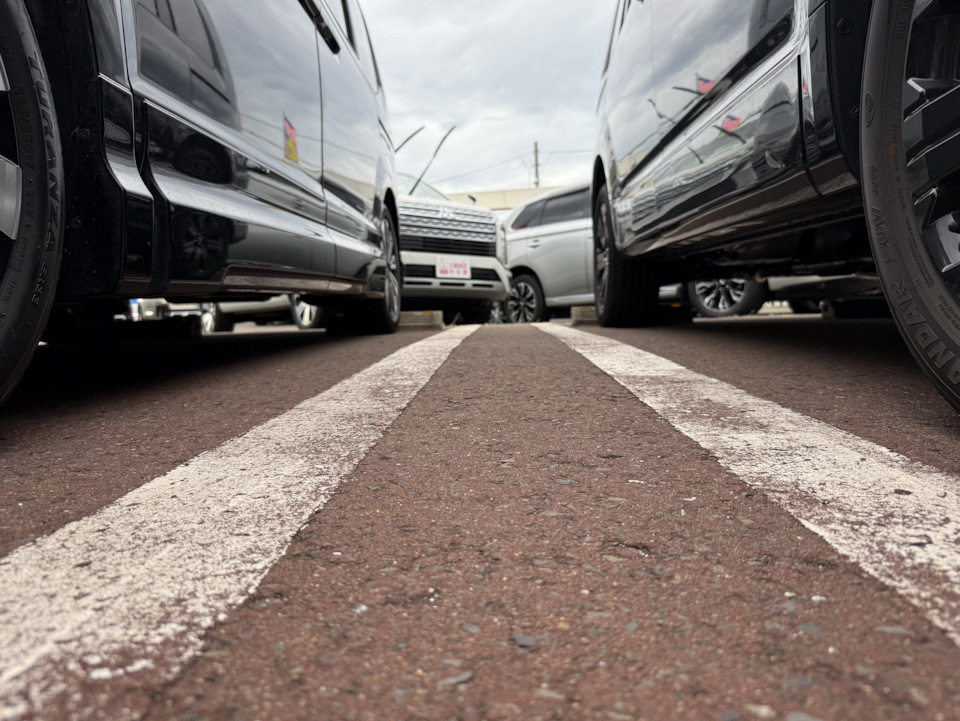 Дорожный просвет. Если без обвесов от Mugen, будет на +2-2,5 см выше, и если надо еще выше – проставки в помощь. — Honda Stepwgn (6G)