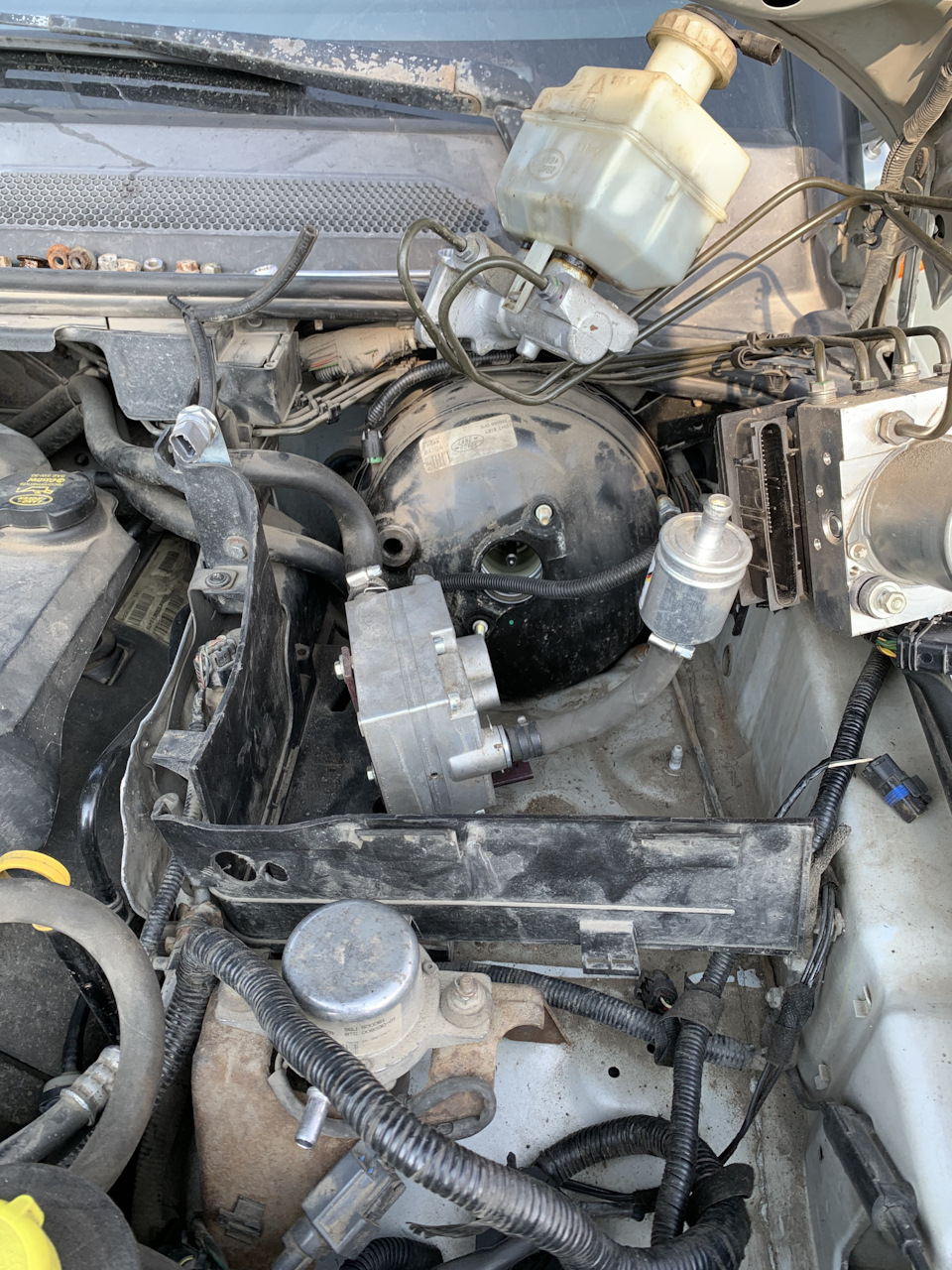 №78 замена вакуумника — Land Rover Discovery III, 4,4 л, 2005 года ...