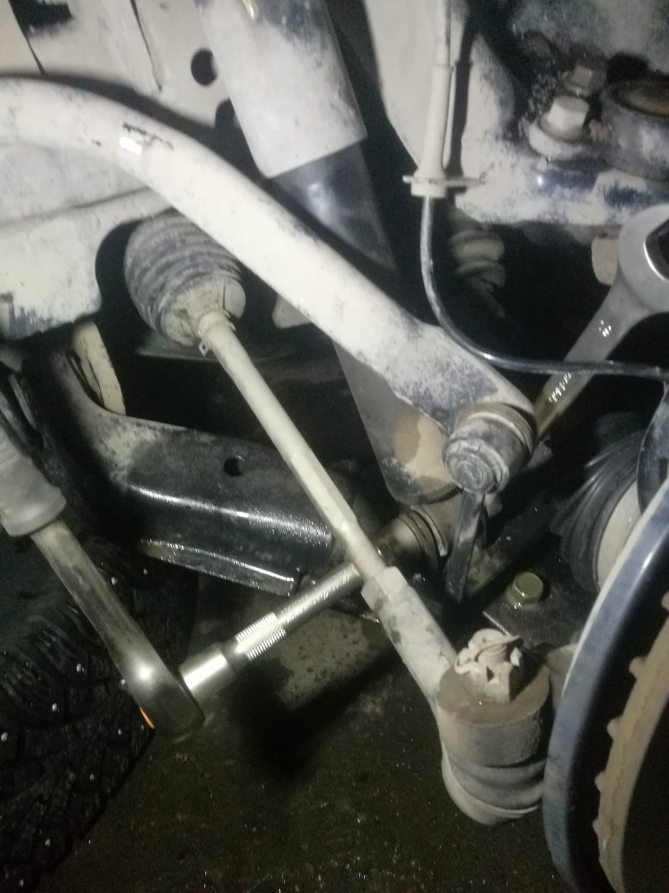 замена передних амортизаторов — Great Wall Hover, 2 л, 2011 года ...