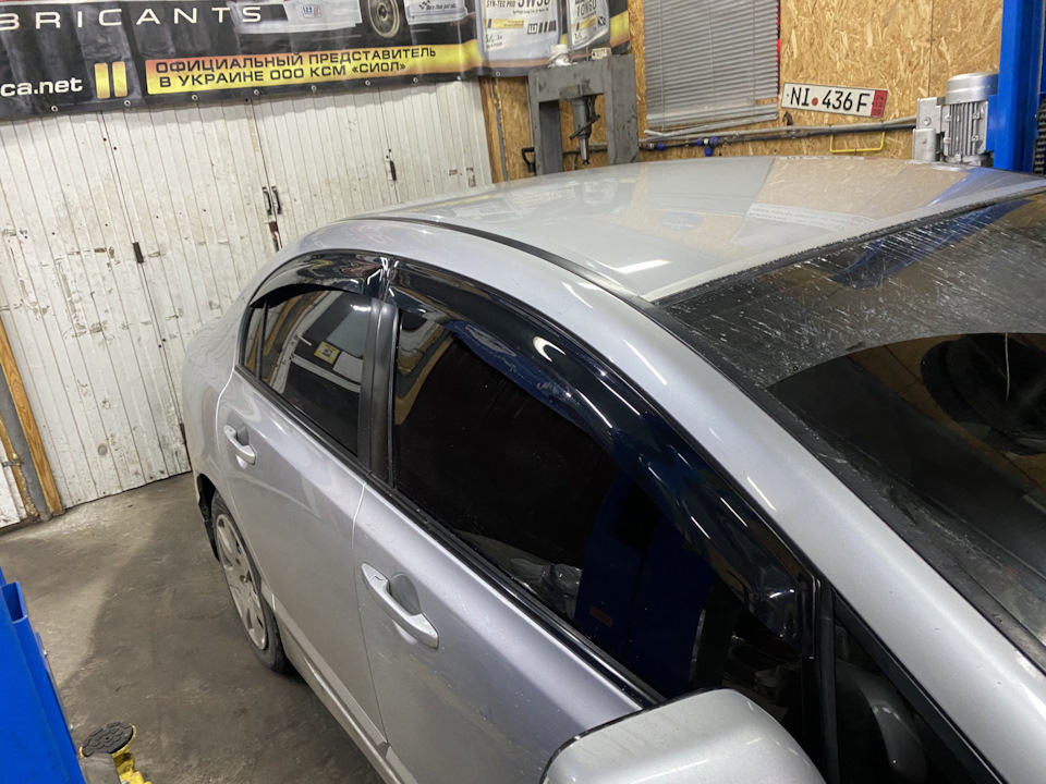 Новые щетки и дефлекторы окон — Honda Civic 4D (8G), 1,8 л, 2008 года ...