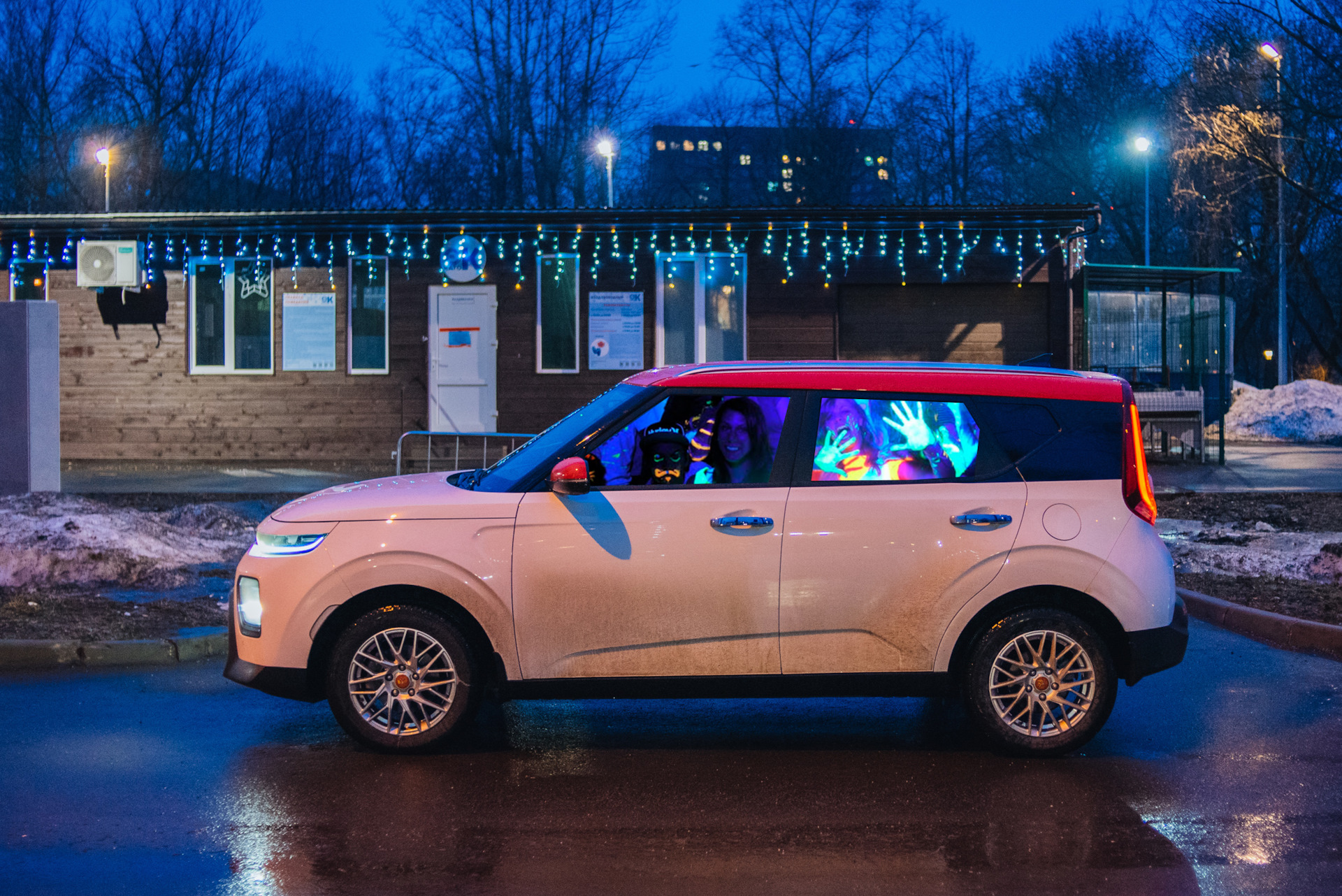 Клубная подсветка салона, ультрафиолет от Beavizzz27 — KIA Soul (3G), 2 л,  2021 года | аксессуары | DRIVE2