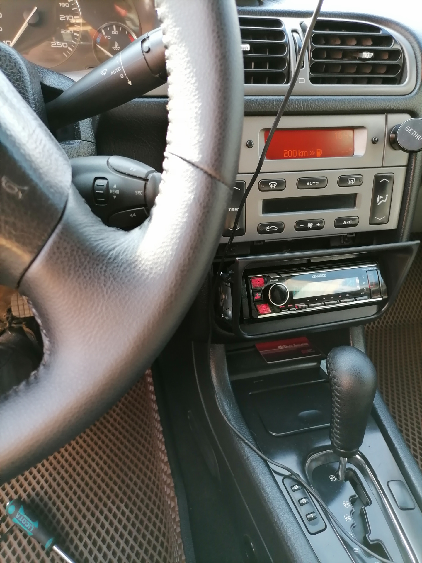 Джойстик под kenwood, поворотник, антенна — Peugeot 406, 2 л, 2003 года ...