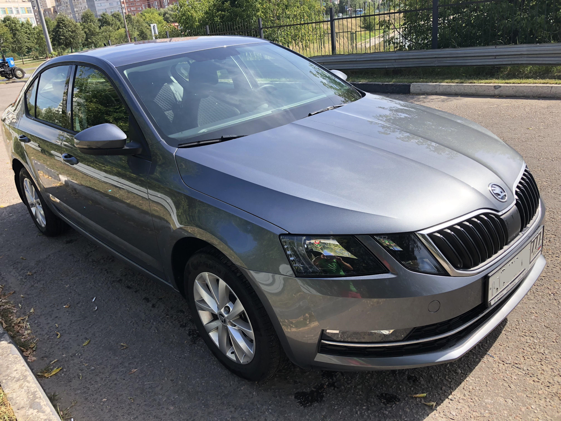 Skoda octavia серая. Skoda Octavia a8 серая. Skoda Octavia a7 серая.