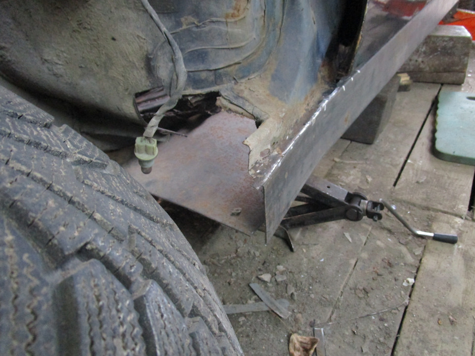 Самодельные пороги на w202 из стали 2.0мм — Mercedes-Benz C-class (W202 ...