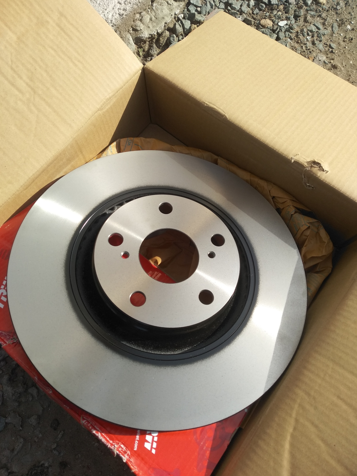 Диски трв. Тормозные диски roadhouse 6656. Trw диск тормозной df7374. Df2805zfr. Диски трв.