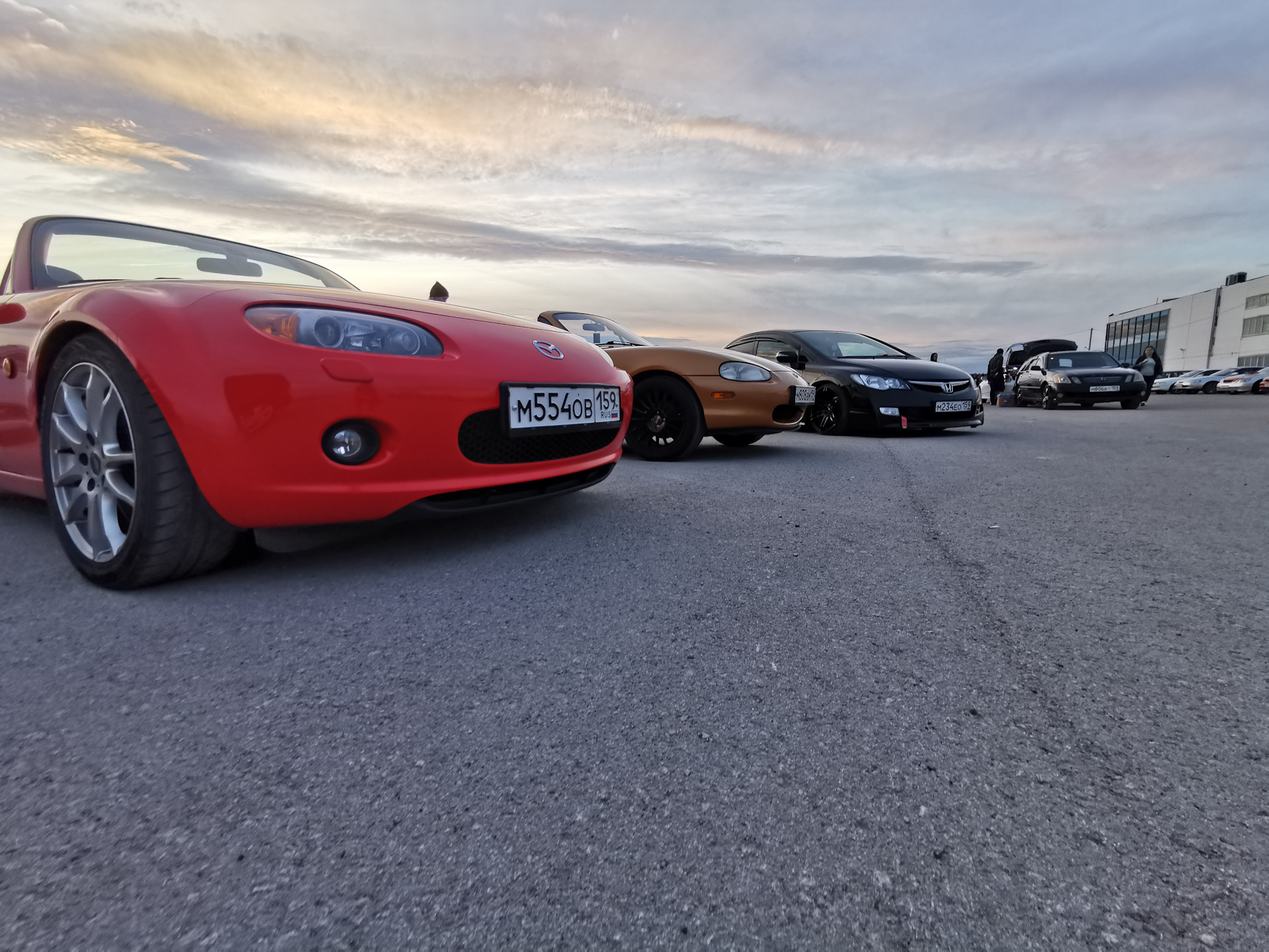 Mazda MX 5 RF vs Toyota Supra