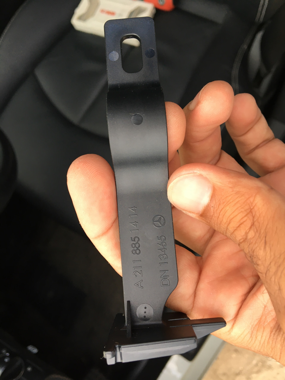 Сам поставил у дома без подъёмника, заняло 2 мин. — Mercedes-Benz E-Class (W211). Запчасти на фото: A2118851414