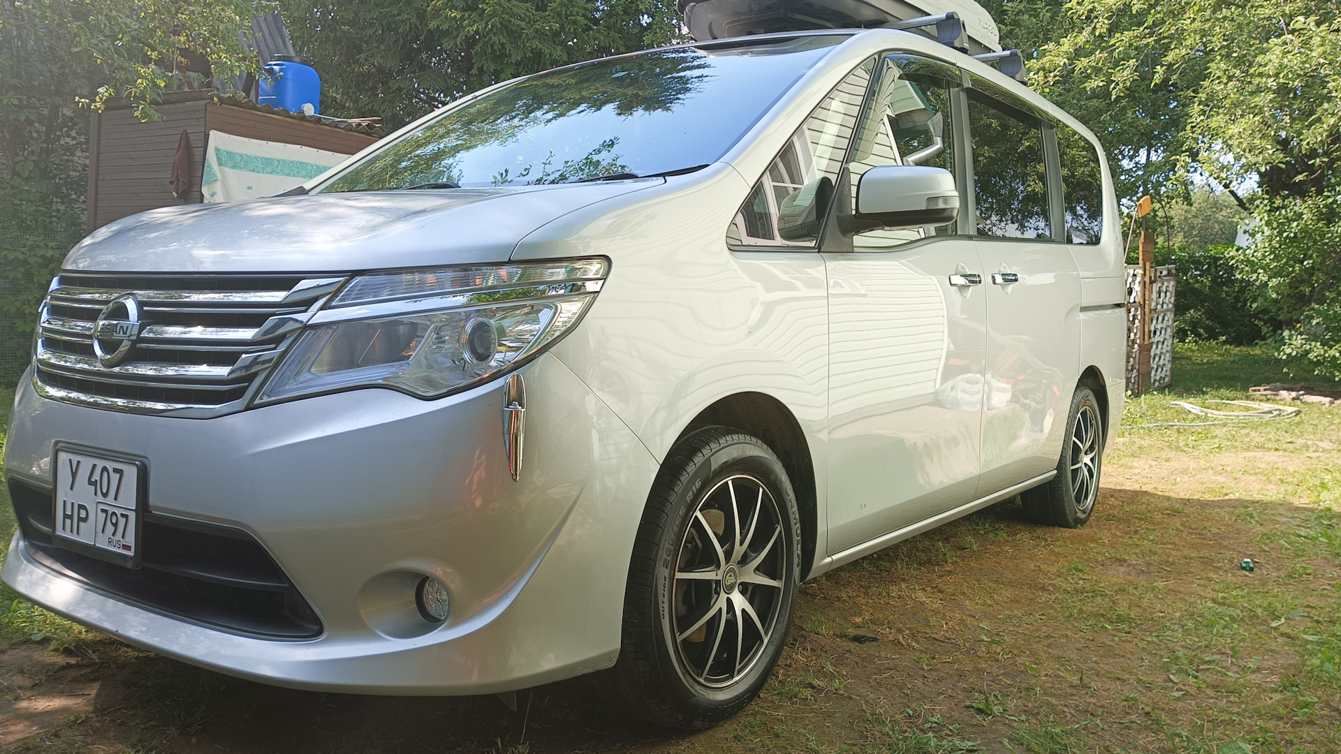 Nissan Serena c26 Rider