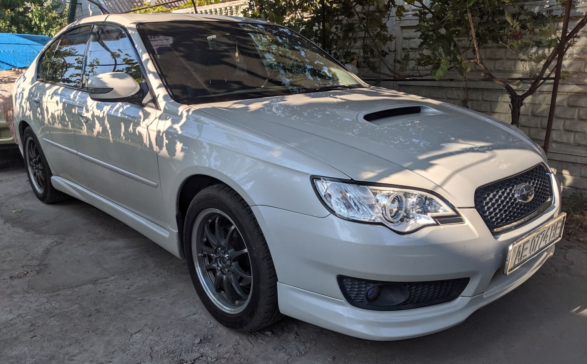 Subaru legacy spec b отличие