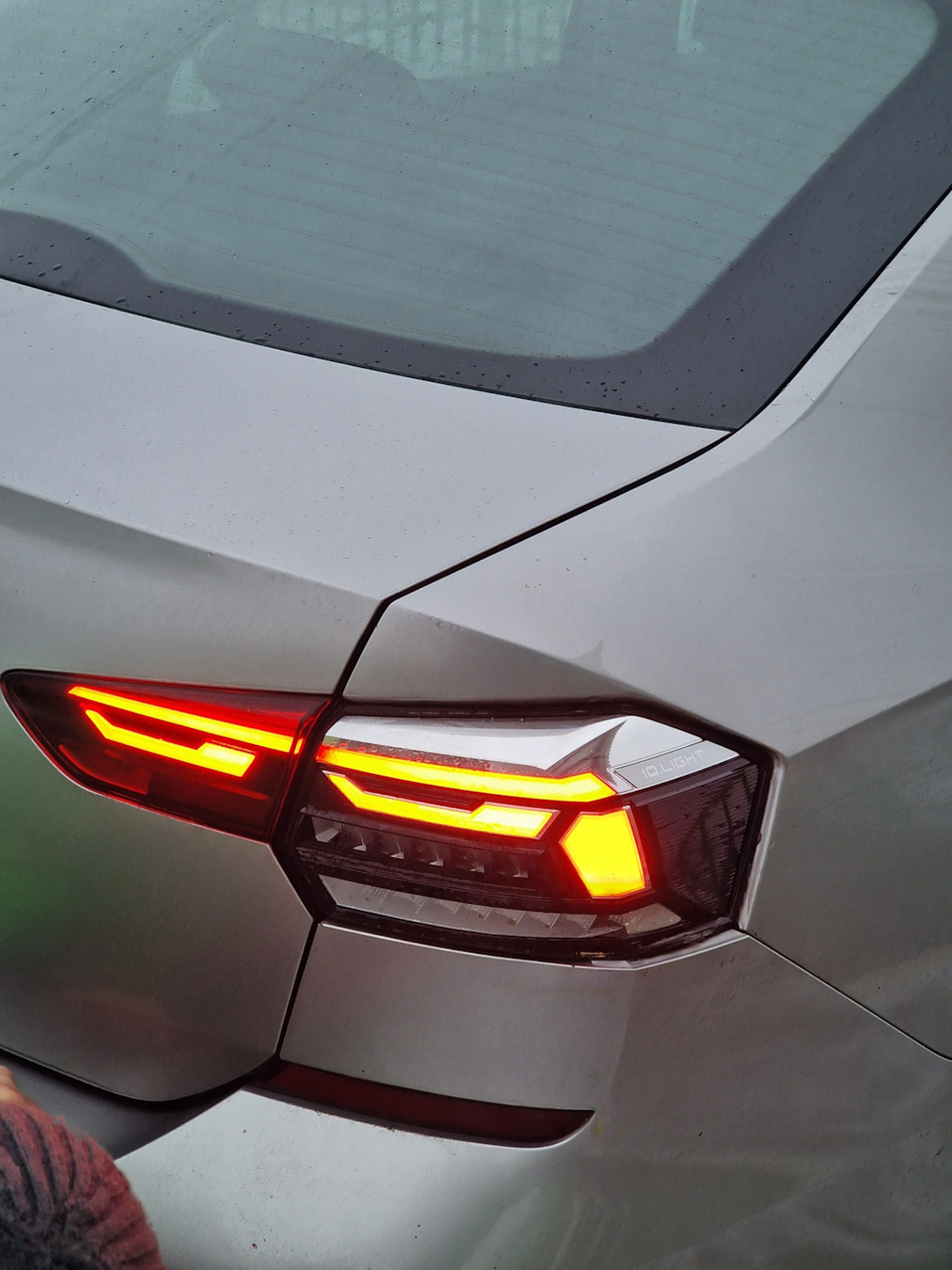 Замена заднего фонаря — Volkswagen Polo liftback, 1,6 л, 2021 года ...