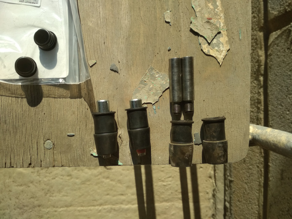 направляющие пальцы тормозного суппорта — Opel Zafira B, 1,8 л, 2007 ...