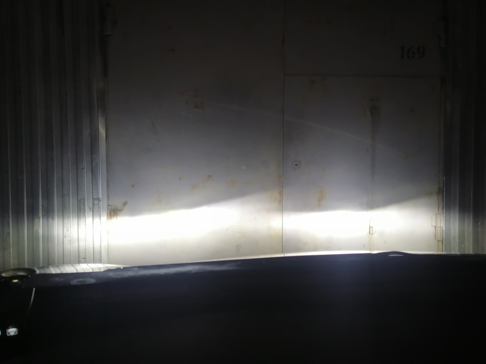 Narva LED h11 в БЛИЖНИЙ — Toyota Corolla (160), 1,6 л, 2013 года