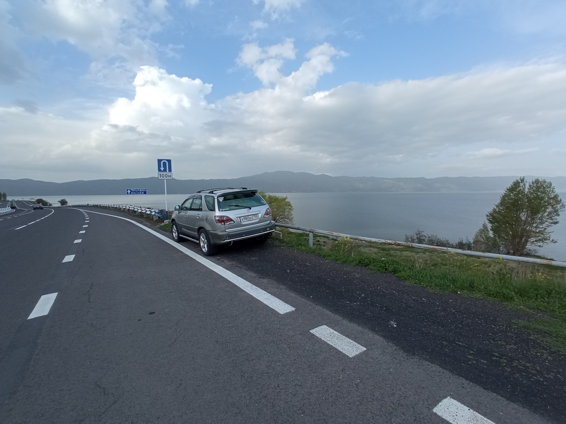 Новый путь граница. Препятствие на дороге. Шлагбаум на дороге. Новый путь граница. Пункт пропуска чонгар сверху.