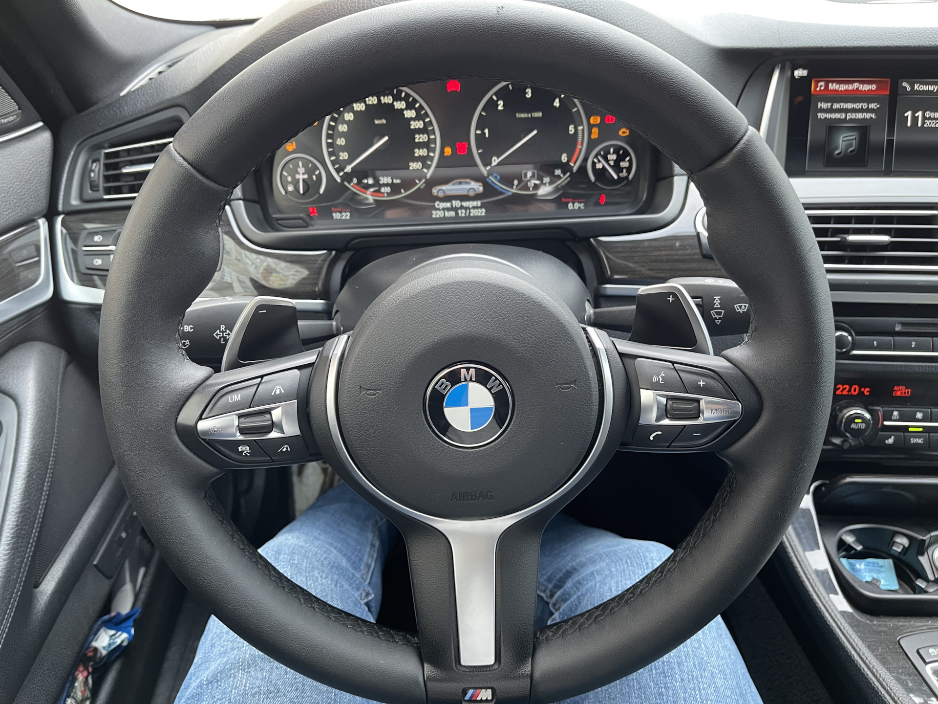 Лепестки bmw. BMW MTECH руль. Подрулевые лепестки БМВ м5 ф90. X5tech руль. Подрулевой лепесток БМВ.