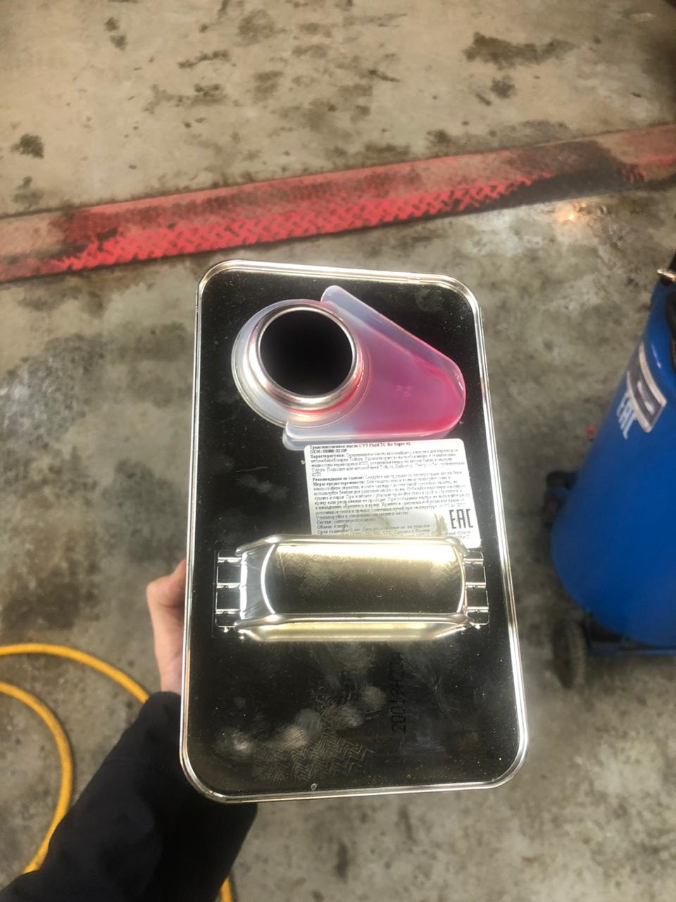 Фото в бортжурнале Toyota RAV4 (IV)