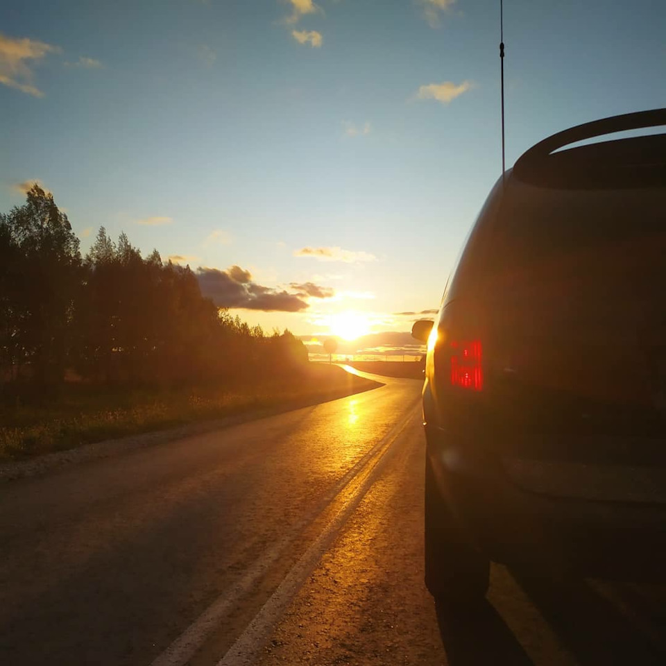 Просто фото. Москва-Липецк-Тула-Москва. — Chrysler Voyager (4G), 2,4 л,  2001 года | фотография | DRIVE2