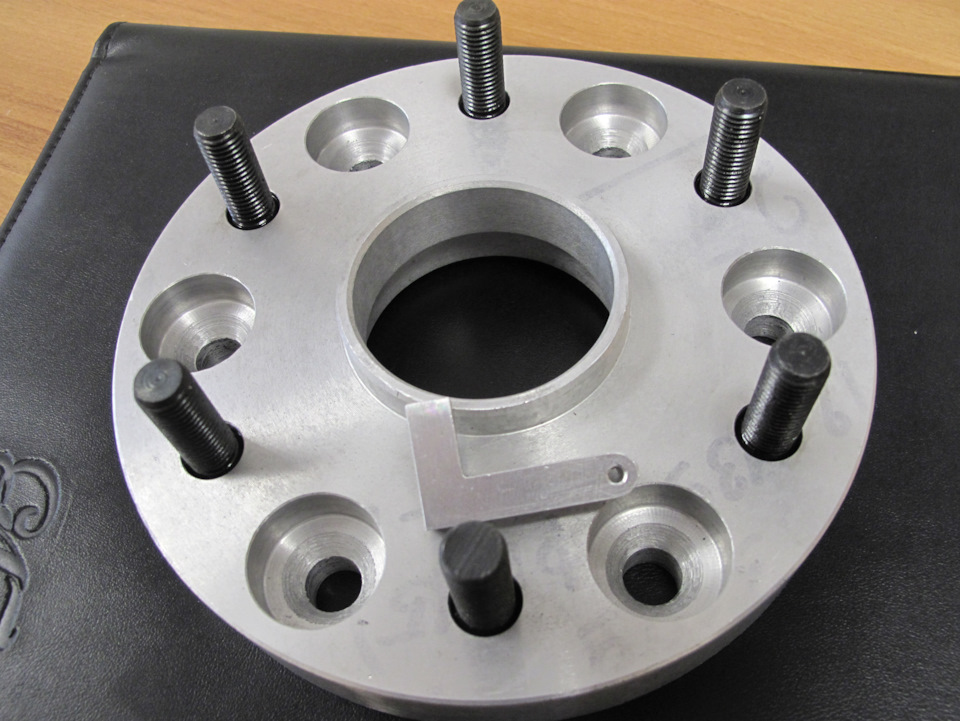 Проставки передние паджеро 2. Проставки передние pajero 4. Проставки паджеро. Проставки 30мм pajero sport. Проставки паджеро.