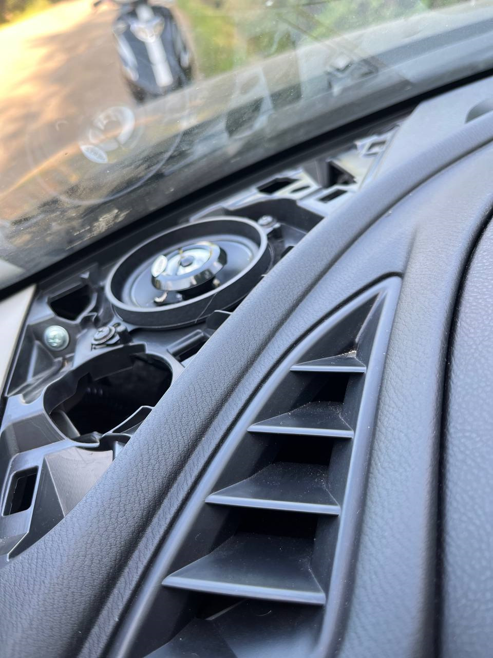 Установка высокочастотных динамиков (твитеров) — Mazda 6 (3G) GJ, 2 л ...