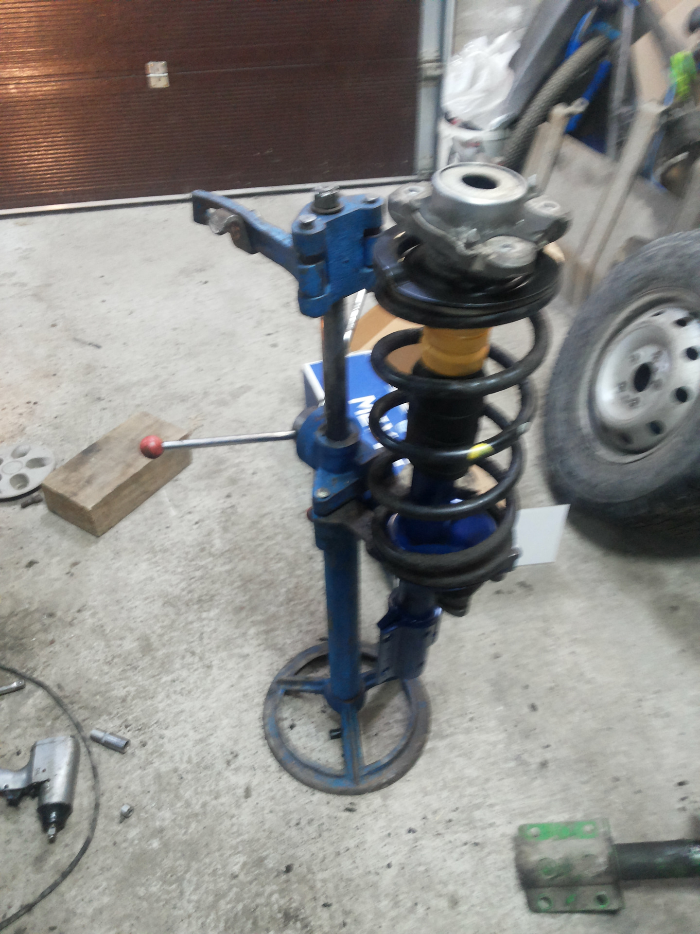 Стяжка пружин механическая в гараж — DRIVE2