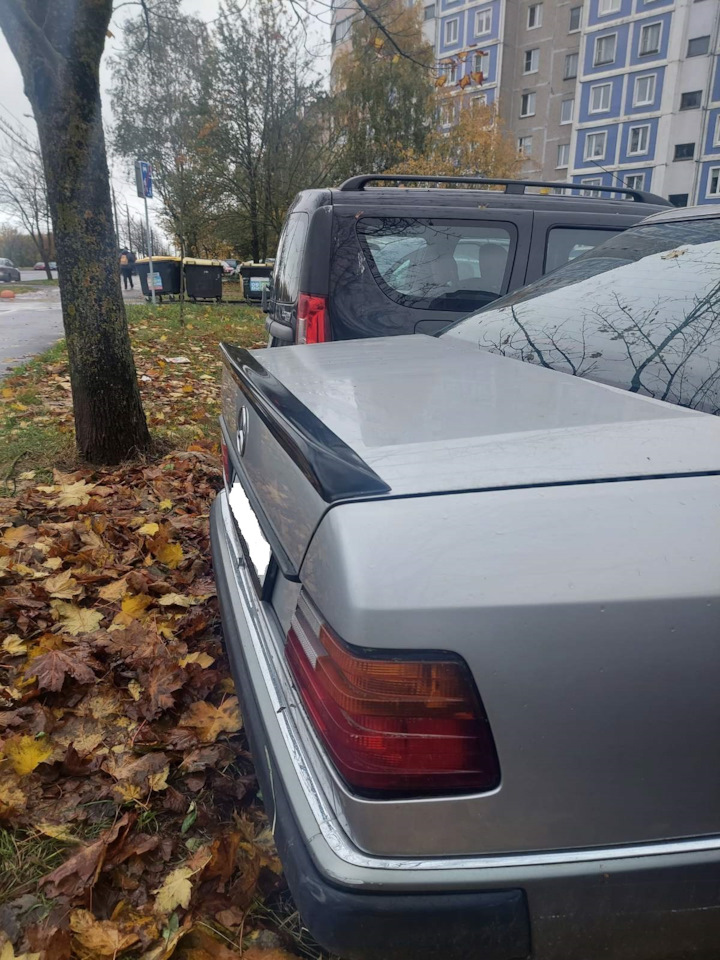 Спойлер Mercedes-Benz W124 на Mercedes-Benz E-Class (W124). | 45 $ в ...