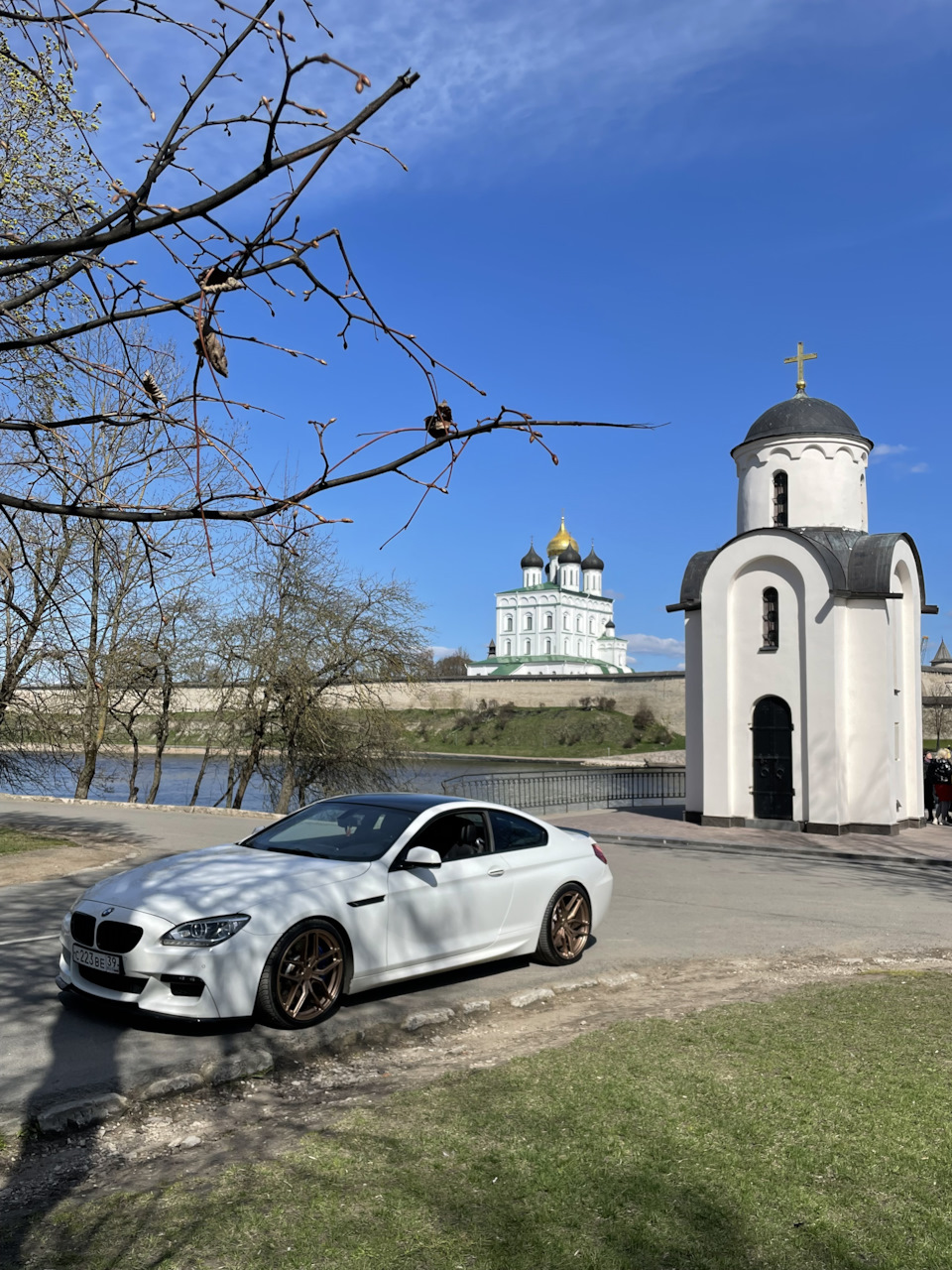 Старый добрый Псков. — BMW 6 series (F13), 3 л, 2013 года | фотография |  DRIVE2