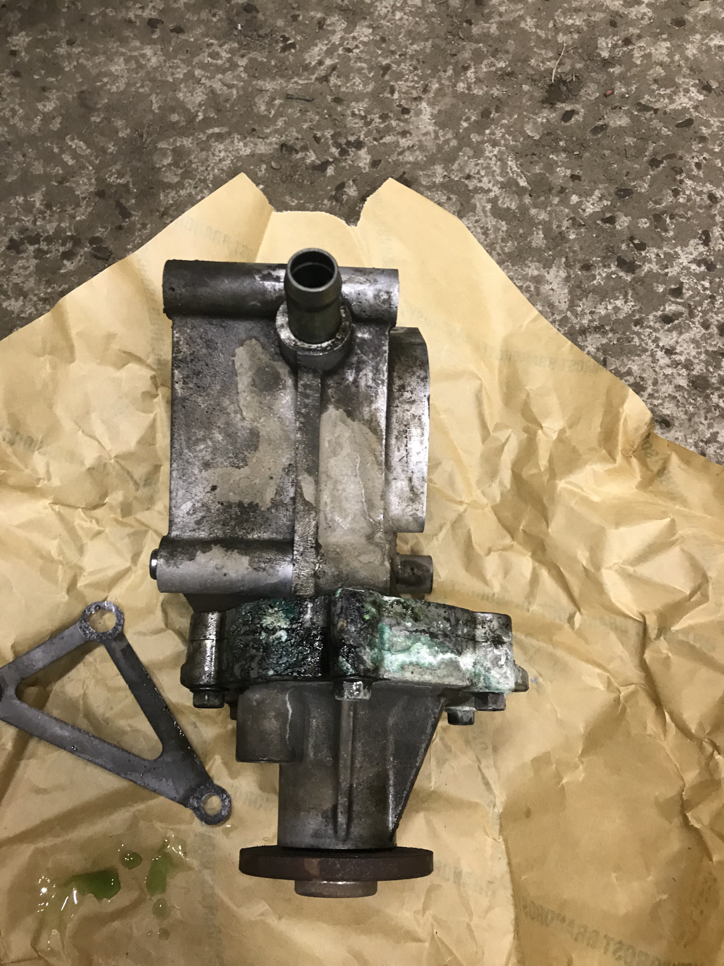 Замена помпы, ремней и роликов на МПС3 / Митсубиси Паджеро 3 + ТО ...