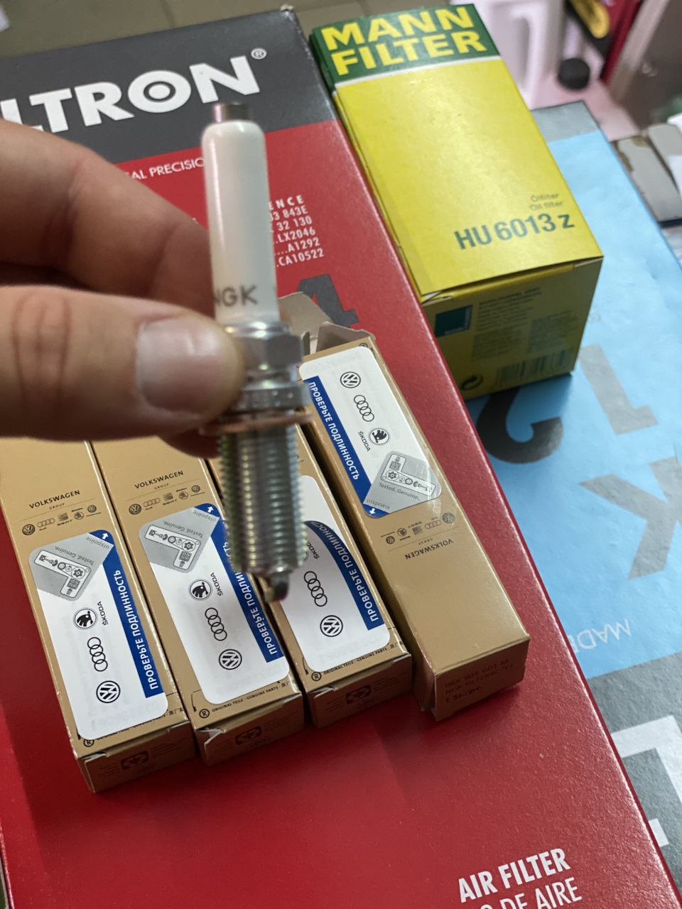 Фото в бортжурнале Audi A5 (1G). Запчасти на фото: LX2046, CA10522, HU6013Z