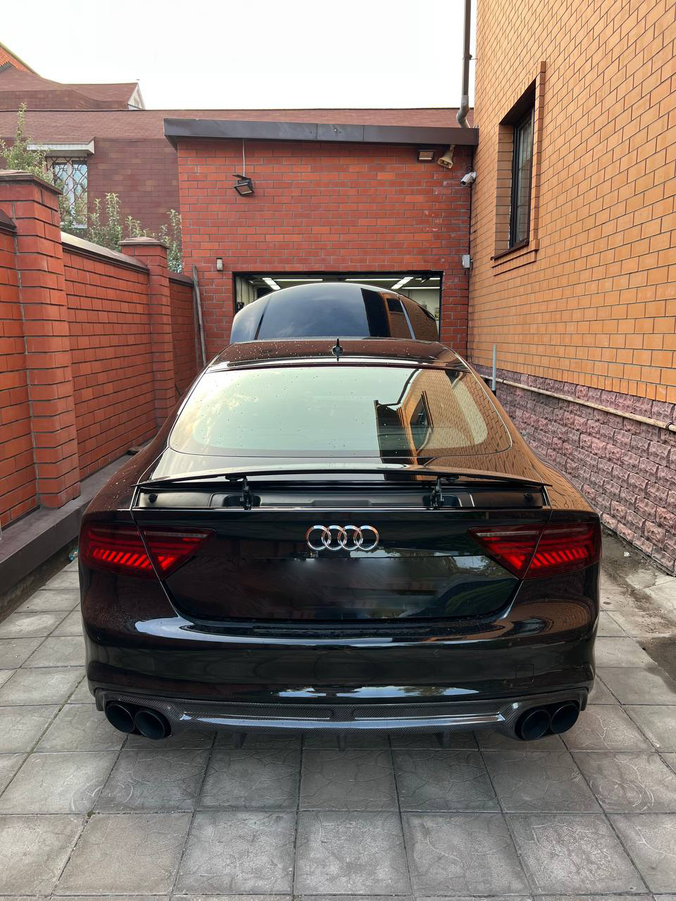 Фото в бортжурнале Audi S7 (1G)