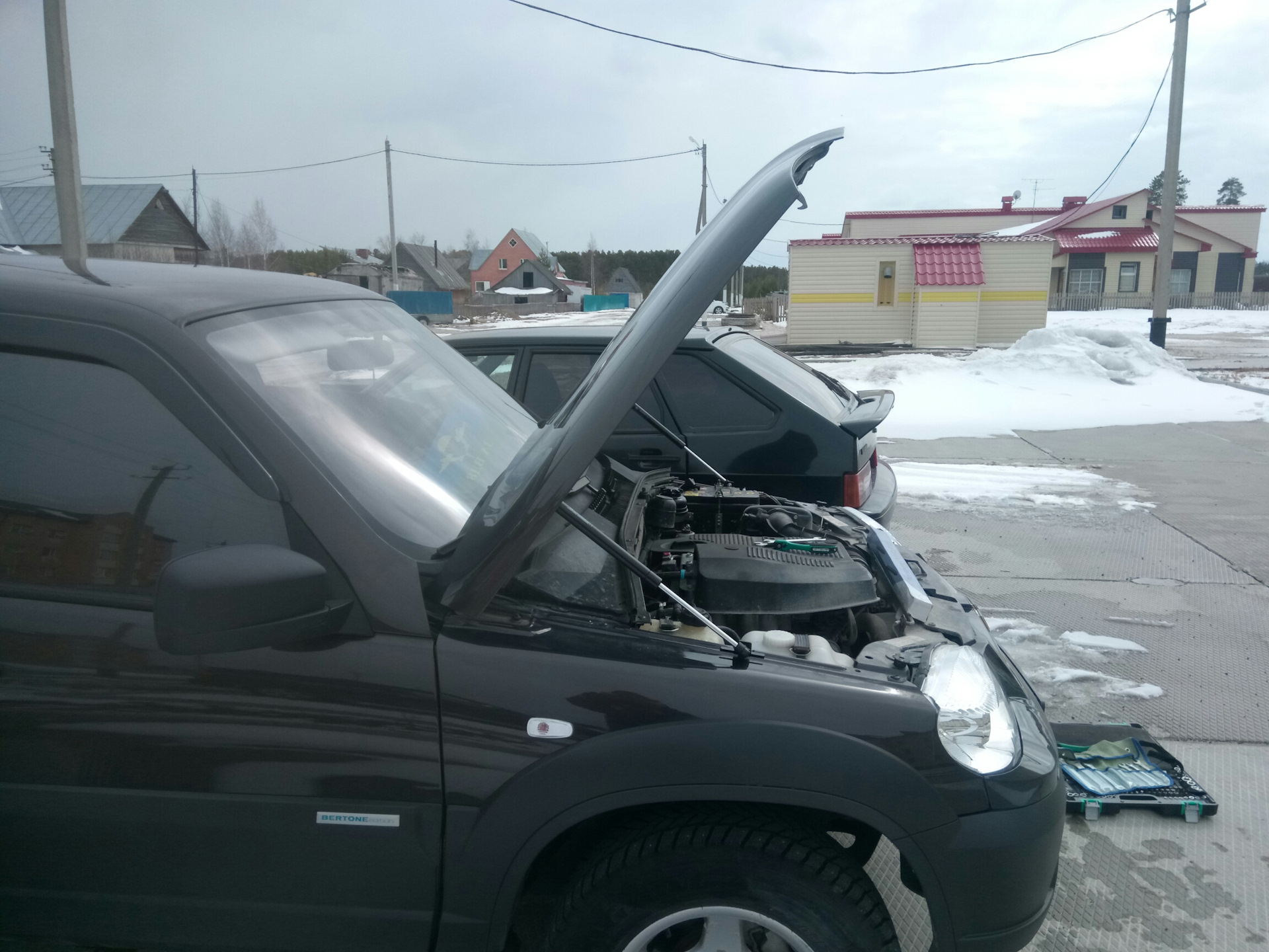 Chevrolet Niva под капотом