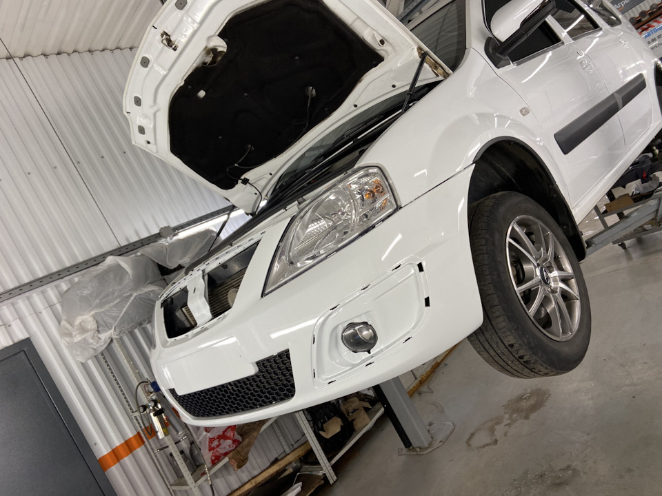 Немножко кузовных работ и подключение повторителей поворотов в зеркалах ...