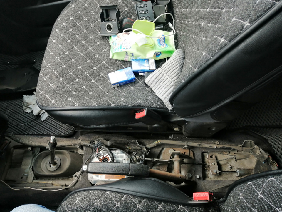 Порвался трос ручника — Nissan Primera (P12), 1,8 л, 2004 года ...