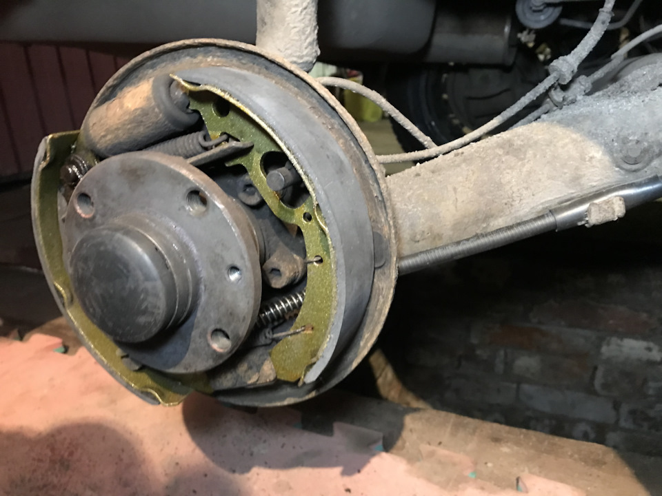 Ручник — Lada Приора седан, 1,6 л, 2012 года | визит на сервис | DRIVE2