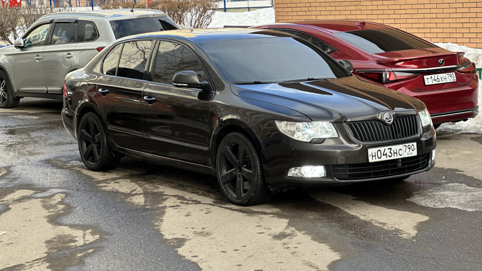 Skoda Superb 3.6 на Пирогах