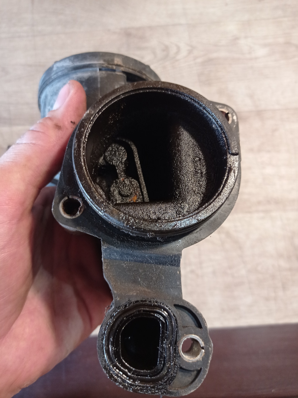 Чистка маслоотделителя. — Skoda Octavia Combi Mk1, 1,4 л, 2008 года ...