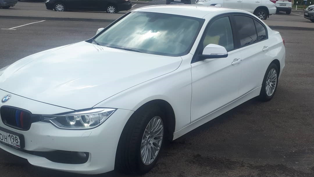 Купить б/у BMW 3 серии VI (F3x) 316i 1.6 AT (136 л.с.) бензин автомат в Москве: